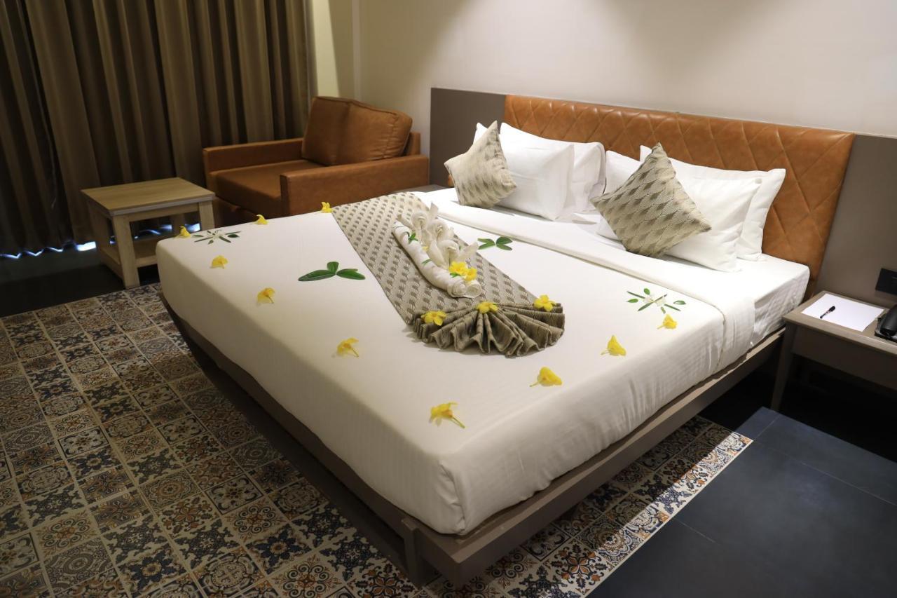 Krown Palace Resort Silvassa Eksteriør bilde
