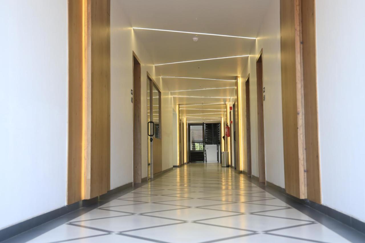 Krown Palace Resort Silvassa Eksteriør bilde