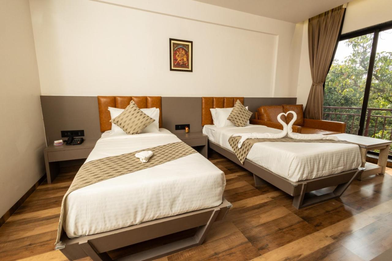 Krown Palace Resort Silvassa Eksteriør bilde