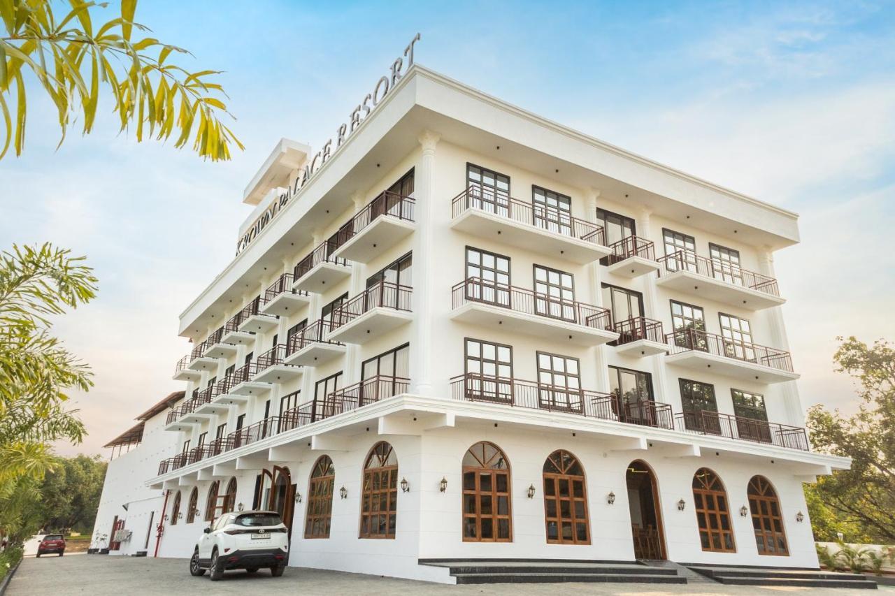 Krown Palace Resort Silvassa Eksteriør bilde