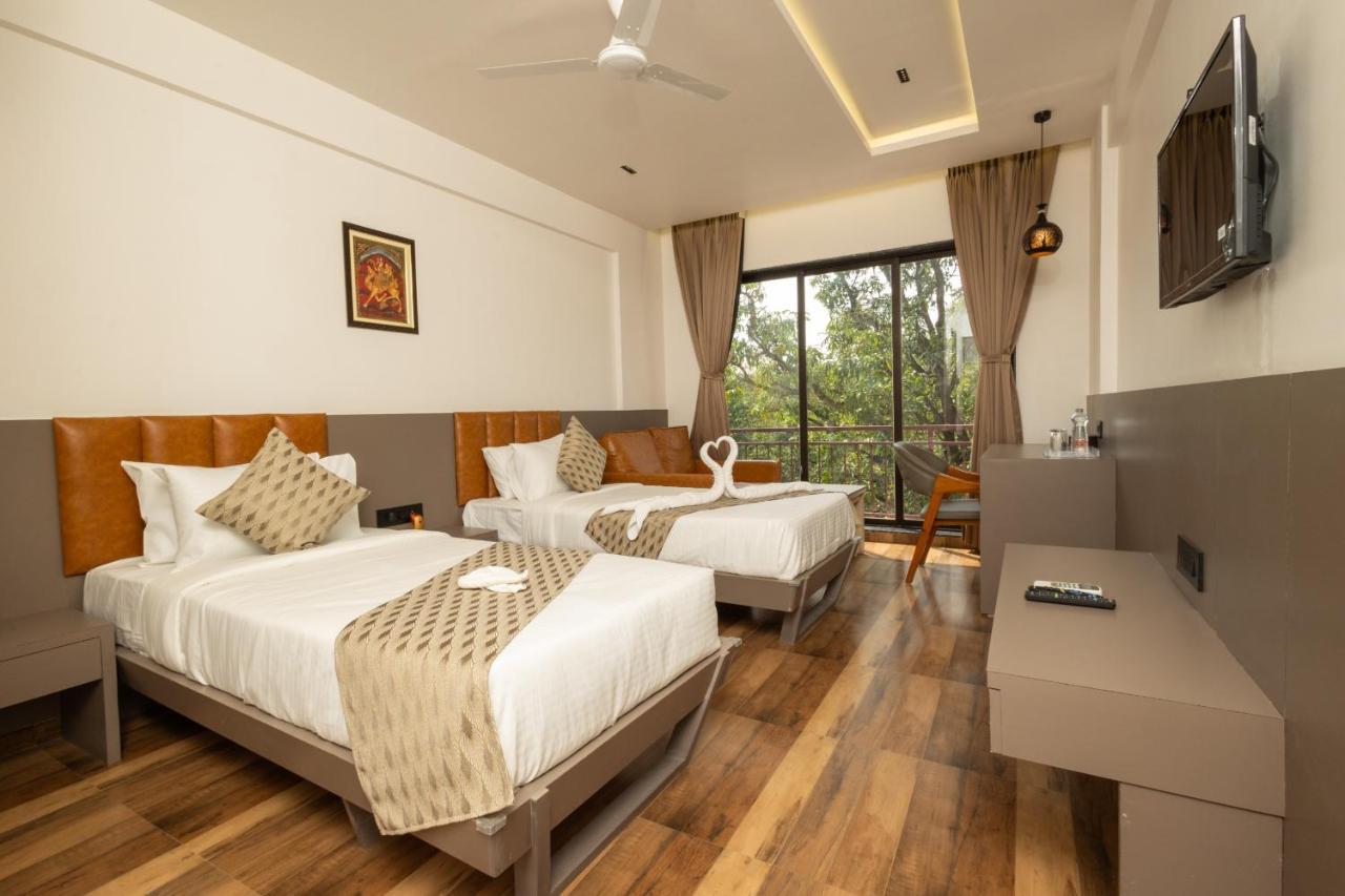 Krown Palace Resort Silvassa Eksteriør bilde