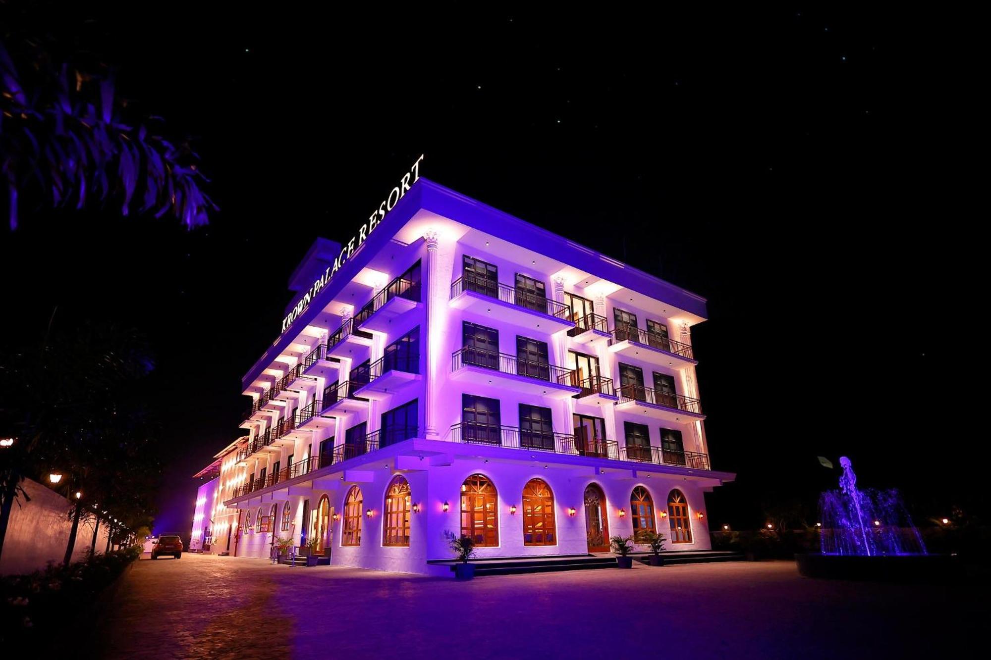 Krown Palace Resort Silvassa Eksteriør bilde